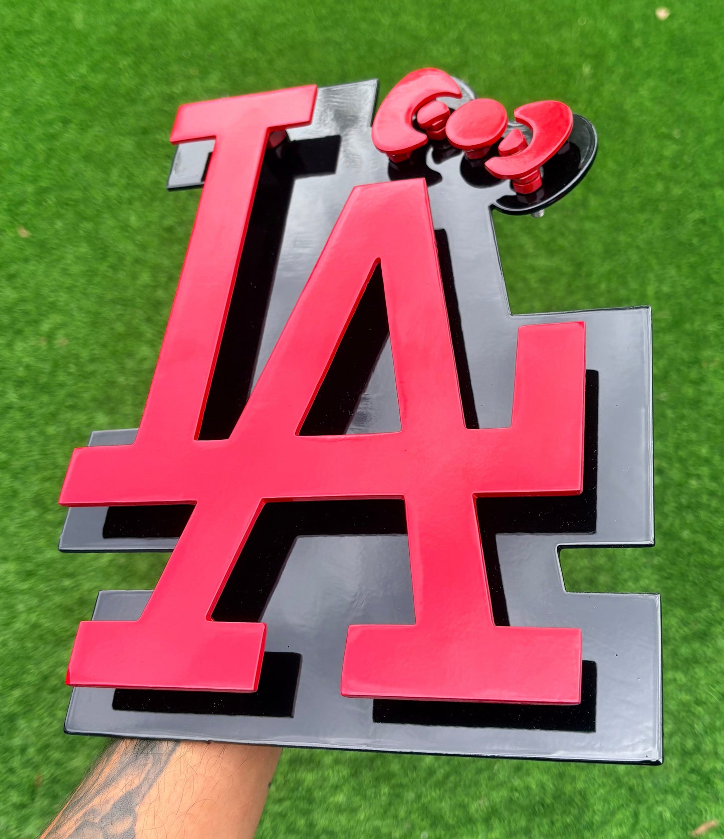 LA LOGO WITH HK BOW